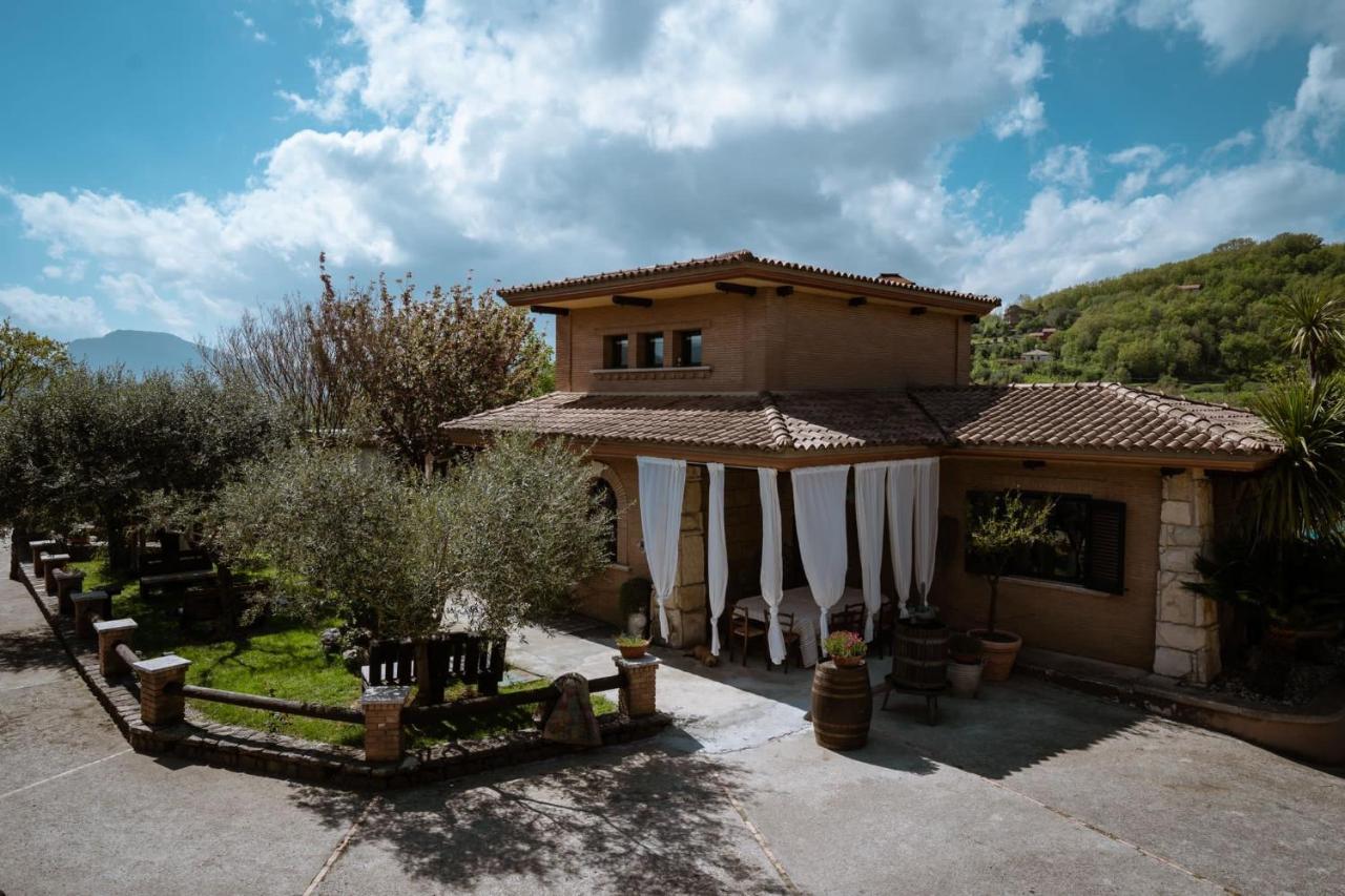 Agriturismo A Casa Di Susanna Santo Stefano del Sole Екстер'єр фото